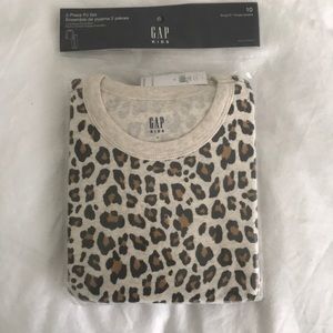 Brand new kids animal print pjs size 10